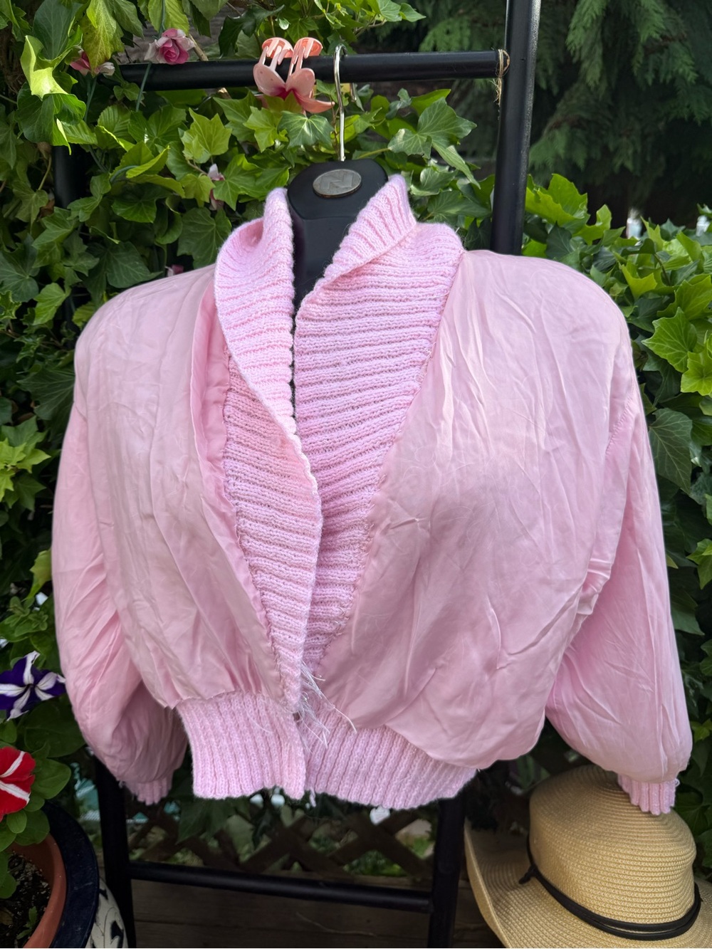 Like 🆕 Feather & tinsel textured Cropped pink Cardigan Jacket excellent conditio - Picture 9 of 12